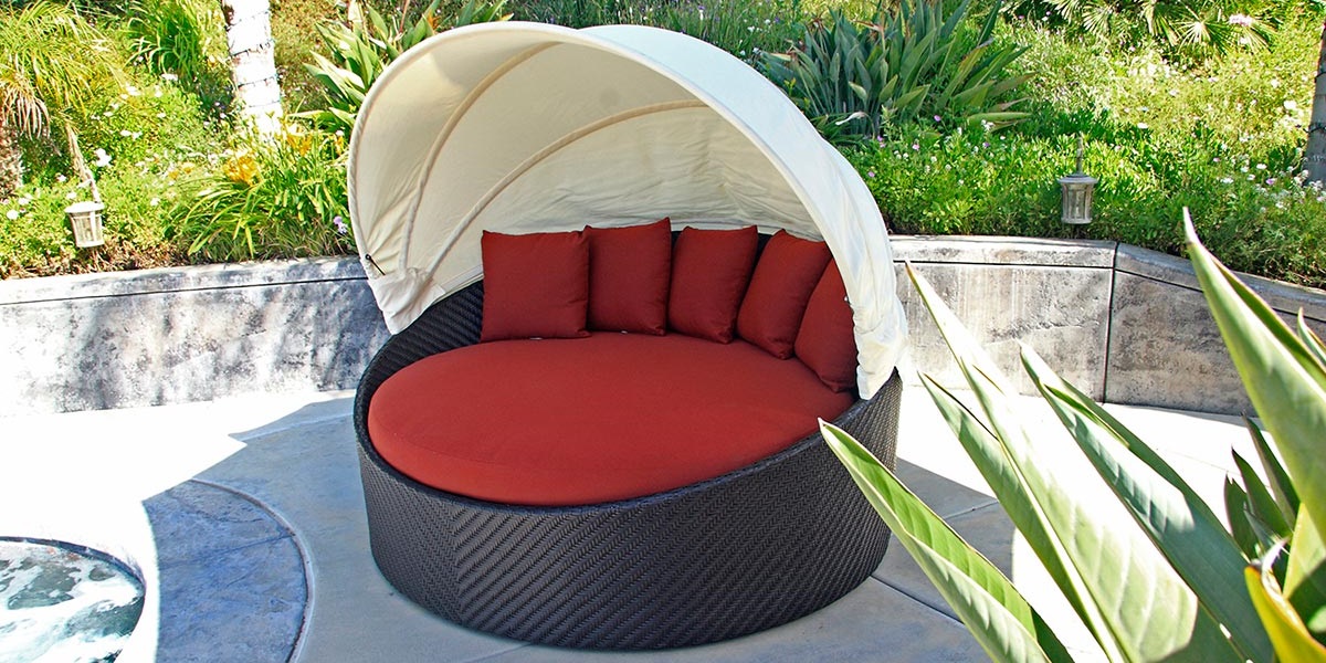 Chill Outside With An Outdoor Daybed With Canopy